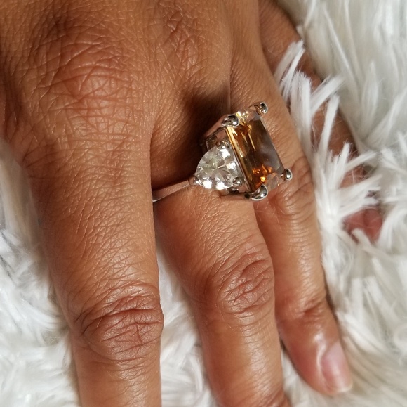 Pretty Fashion Ring - Picture 2 of 3